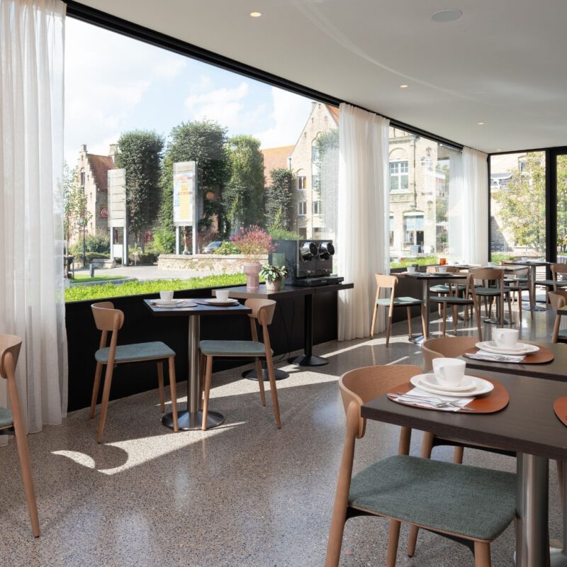Horeca veranda voor Hotel Pax Diksmuide 1