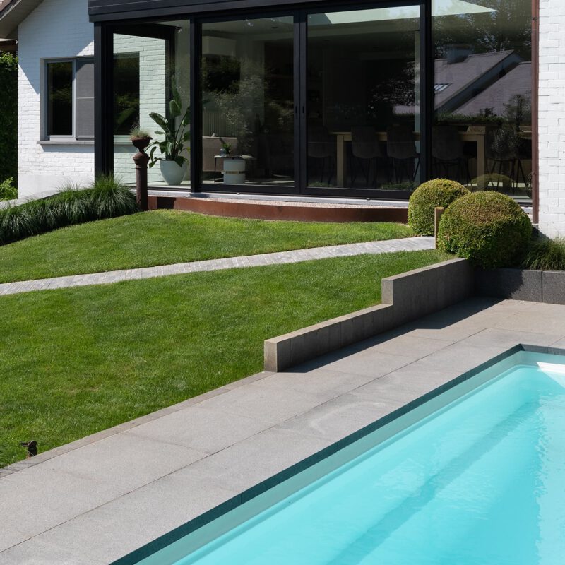 Moderne veranda aanbouw keuken en eetplaats in Brugge 8