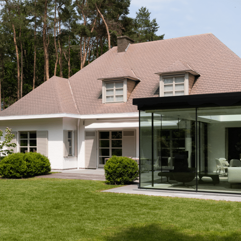 Moderne steel look veranda in Kruishoutem