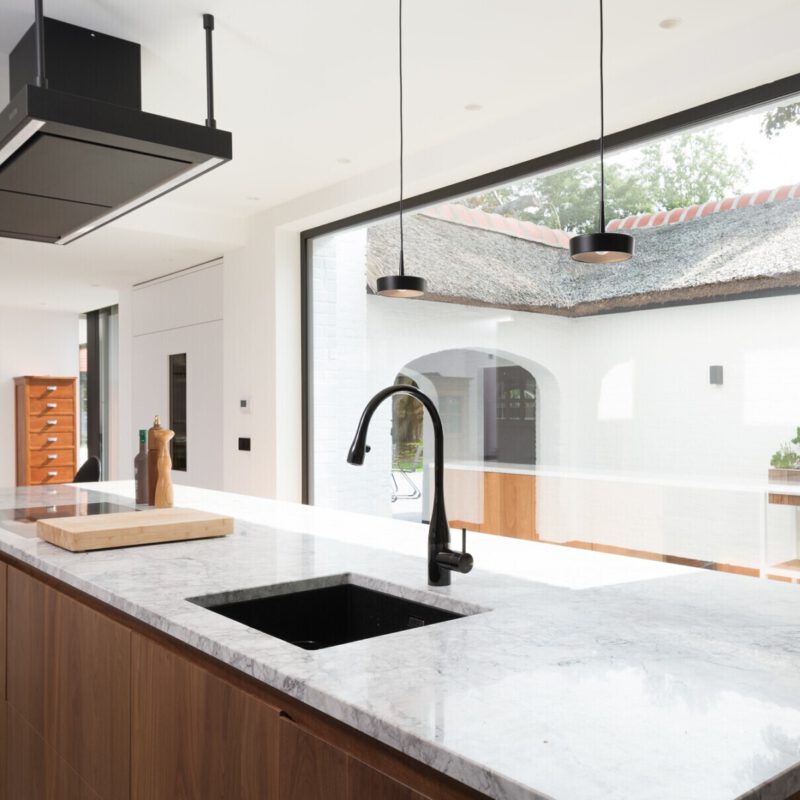 VDB moderne aanbouw veranda keuken gent brugge met hanglampen