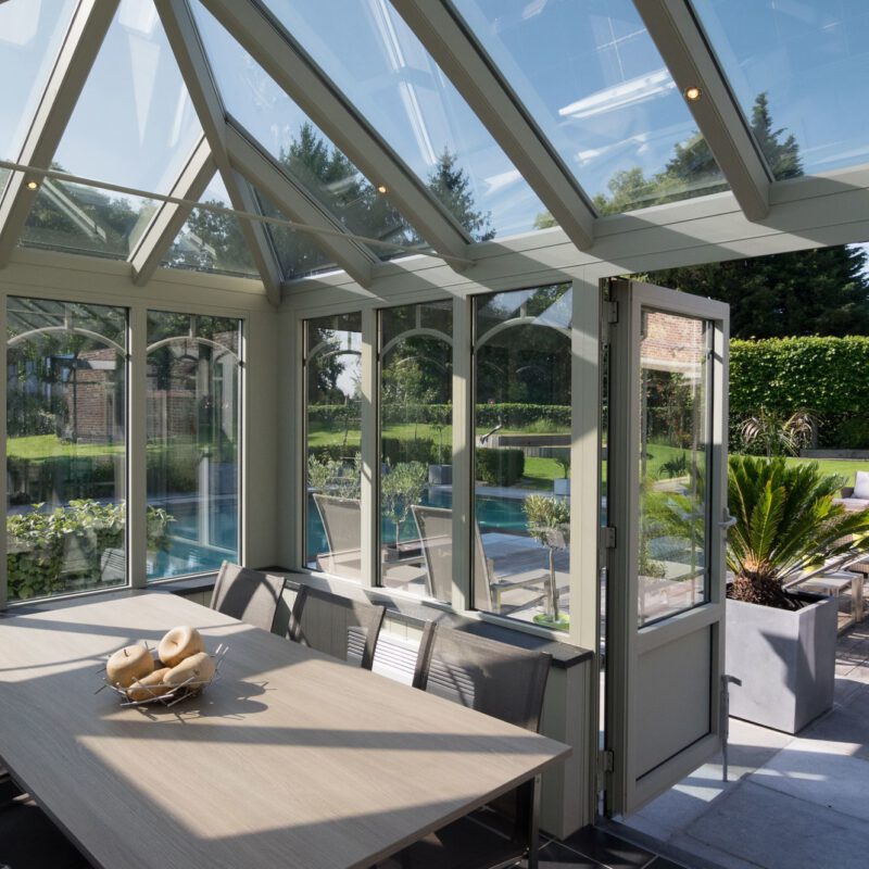 Van Der Bauwhede veranda poolhouse met penslaande deuren Sint Niklaas