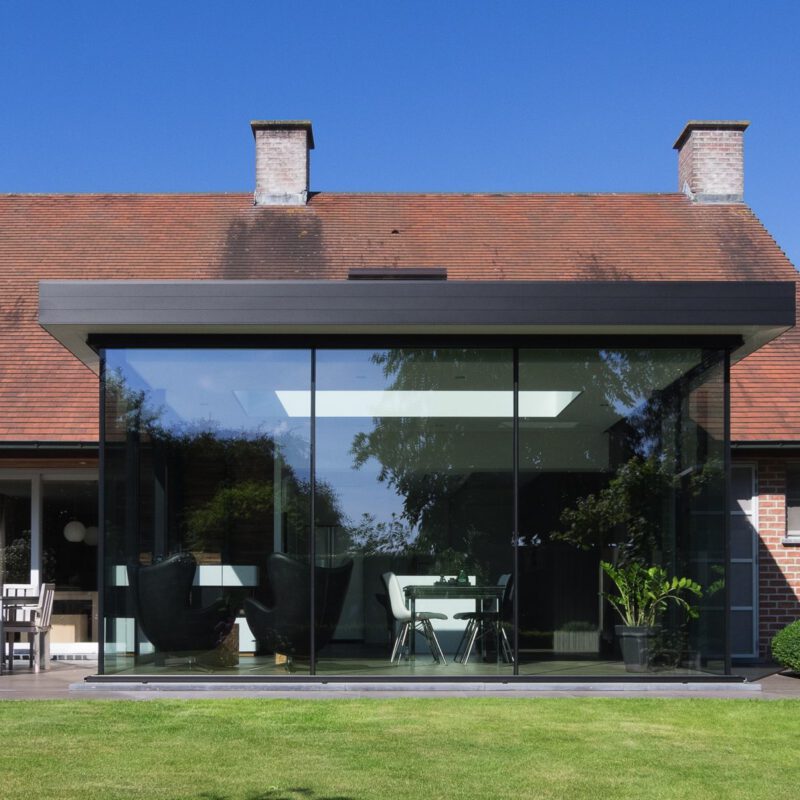 Izegem modern met keuken en eetplaats 7