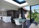Izegem modern met keuken en eetplaats 11