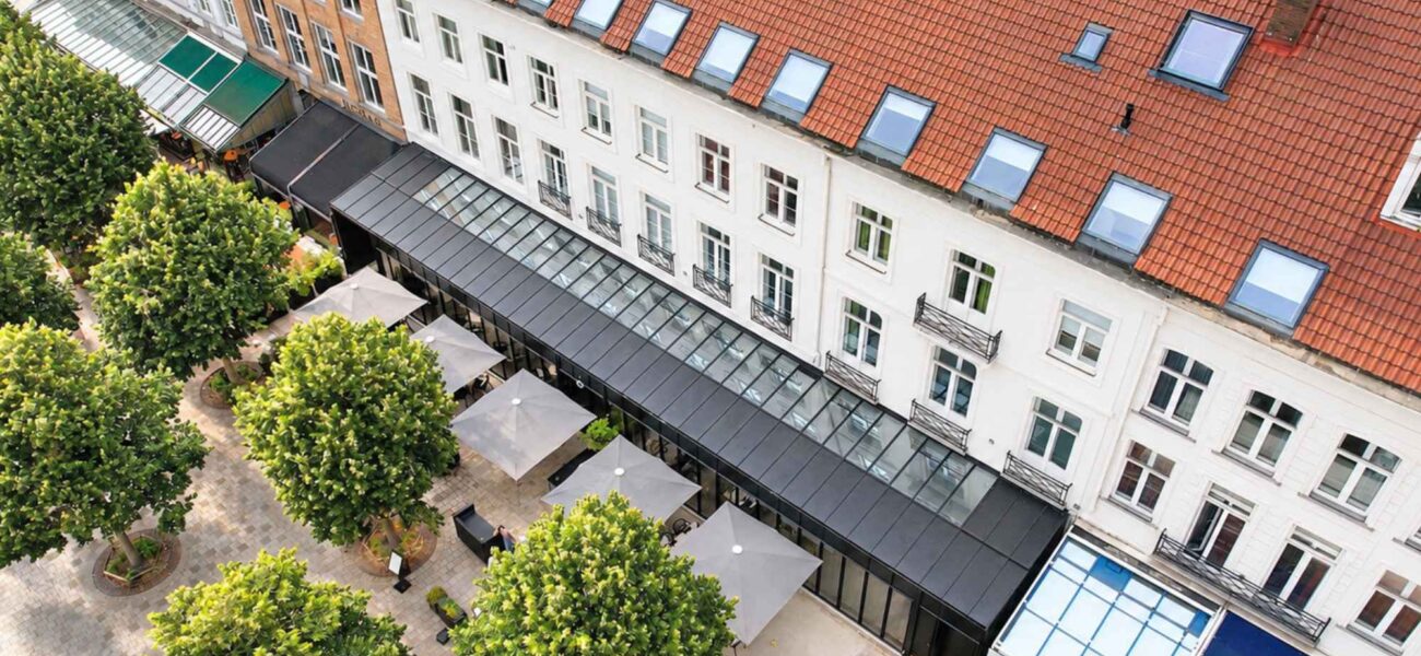Horeca veranda Hotel Portinari Brugge bird eye view dak buiten