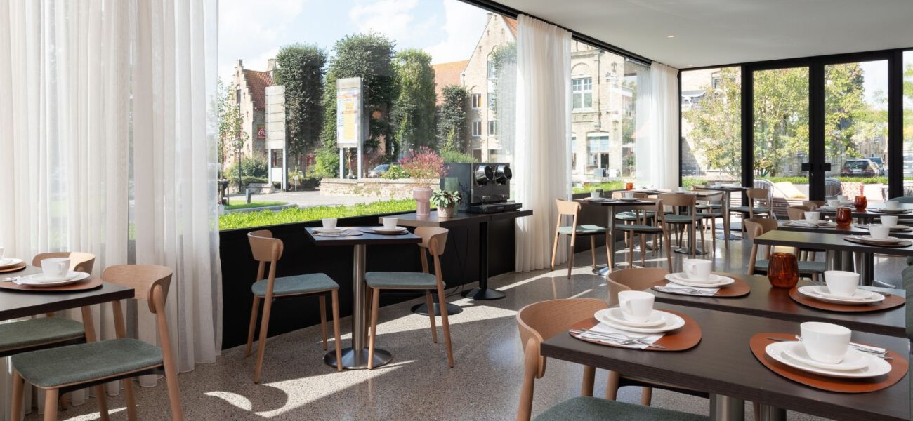 Horeca veranda voor Hotel Pax Diksmuide 1