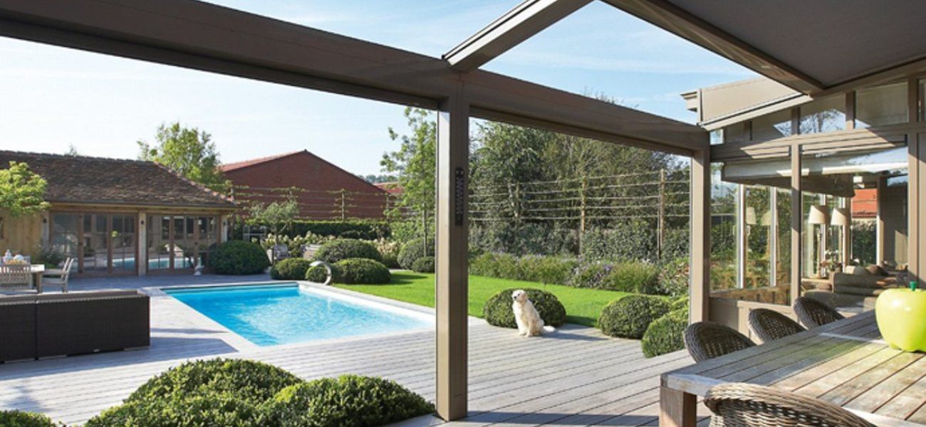 Landelijke veranda met pergola en screens_VanDerBauwhede
