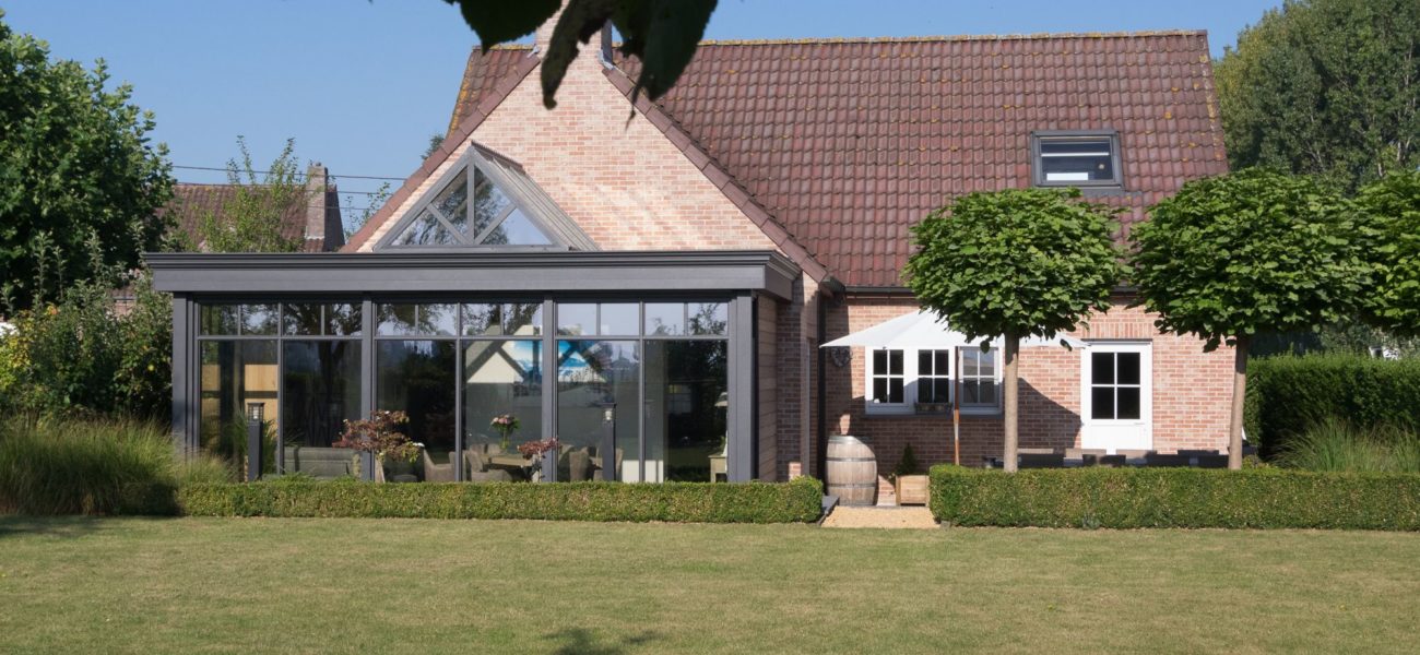 Véranda rustique à Amougies