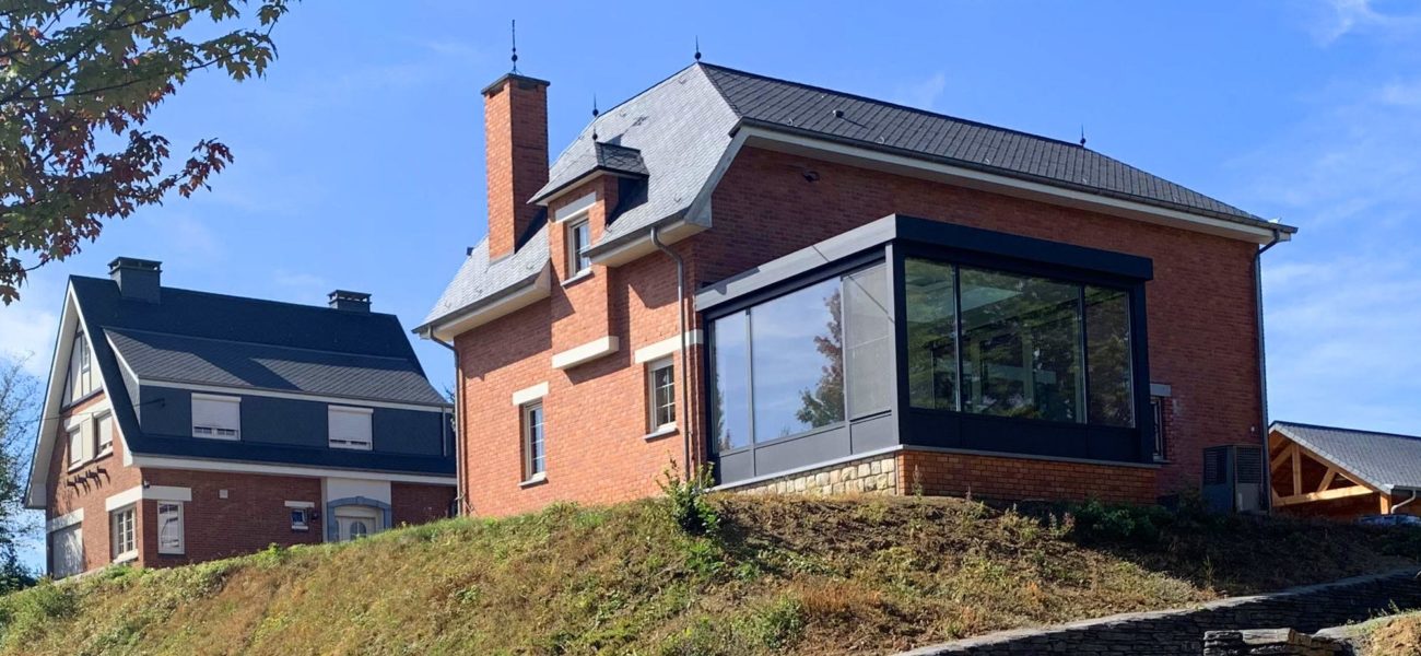 Véranda moderne à Bievre