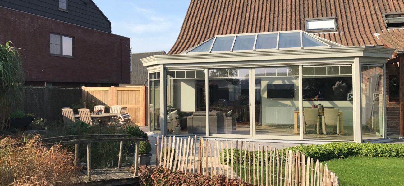 Tijdloze veranda in Adegem