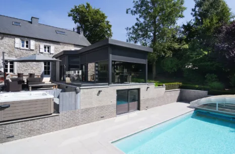 Vezin modern met open hoek en terrasoverkapping 5