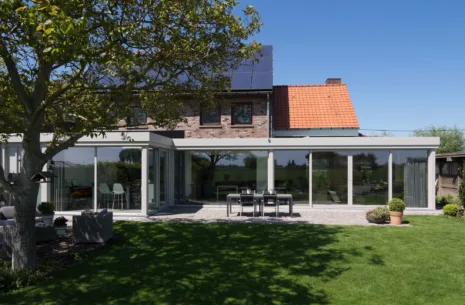 Véranda moderne à Boezinge