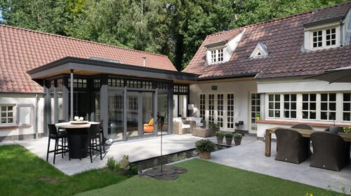 Waarom kiezen voor maatwerk vs. standaardoplossingen bij een veranda?