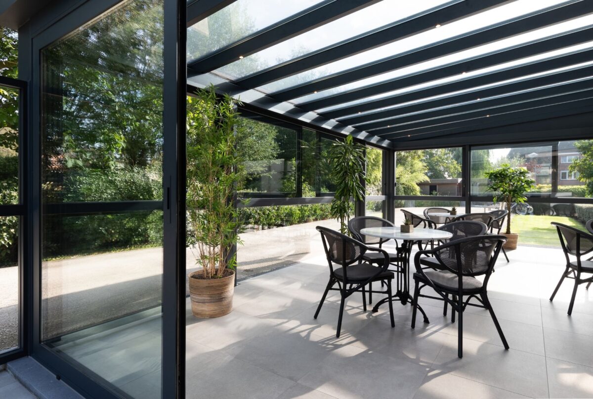 Horeca veranda met glazen dak en glazen terraswanden 9