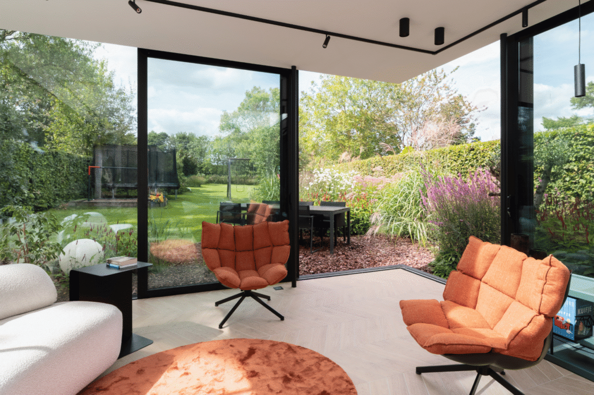 Moderne zwarte aanbouw veranda Dilbeek 3