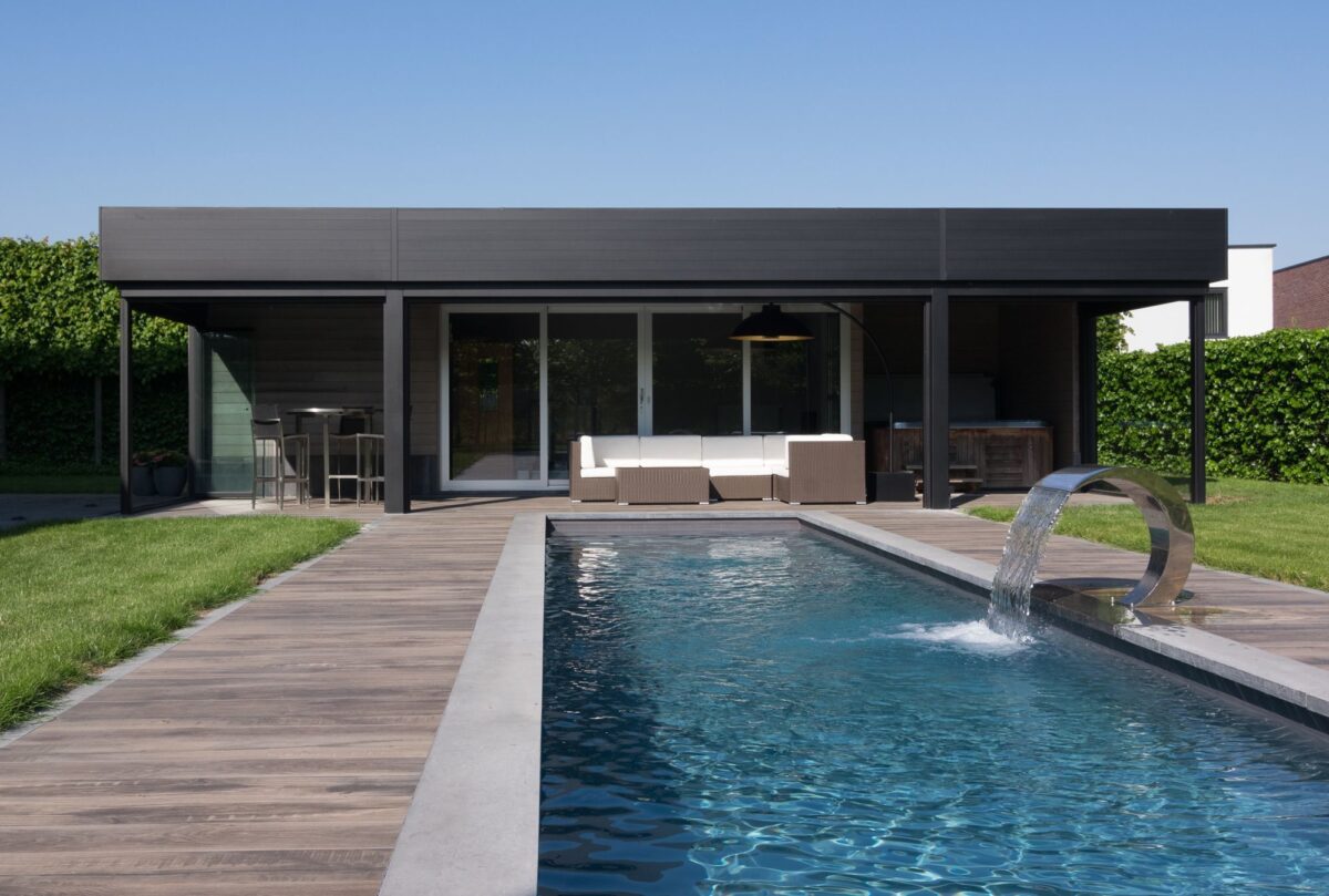 Poolhouse aluminium ieper